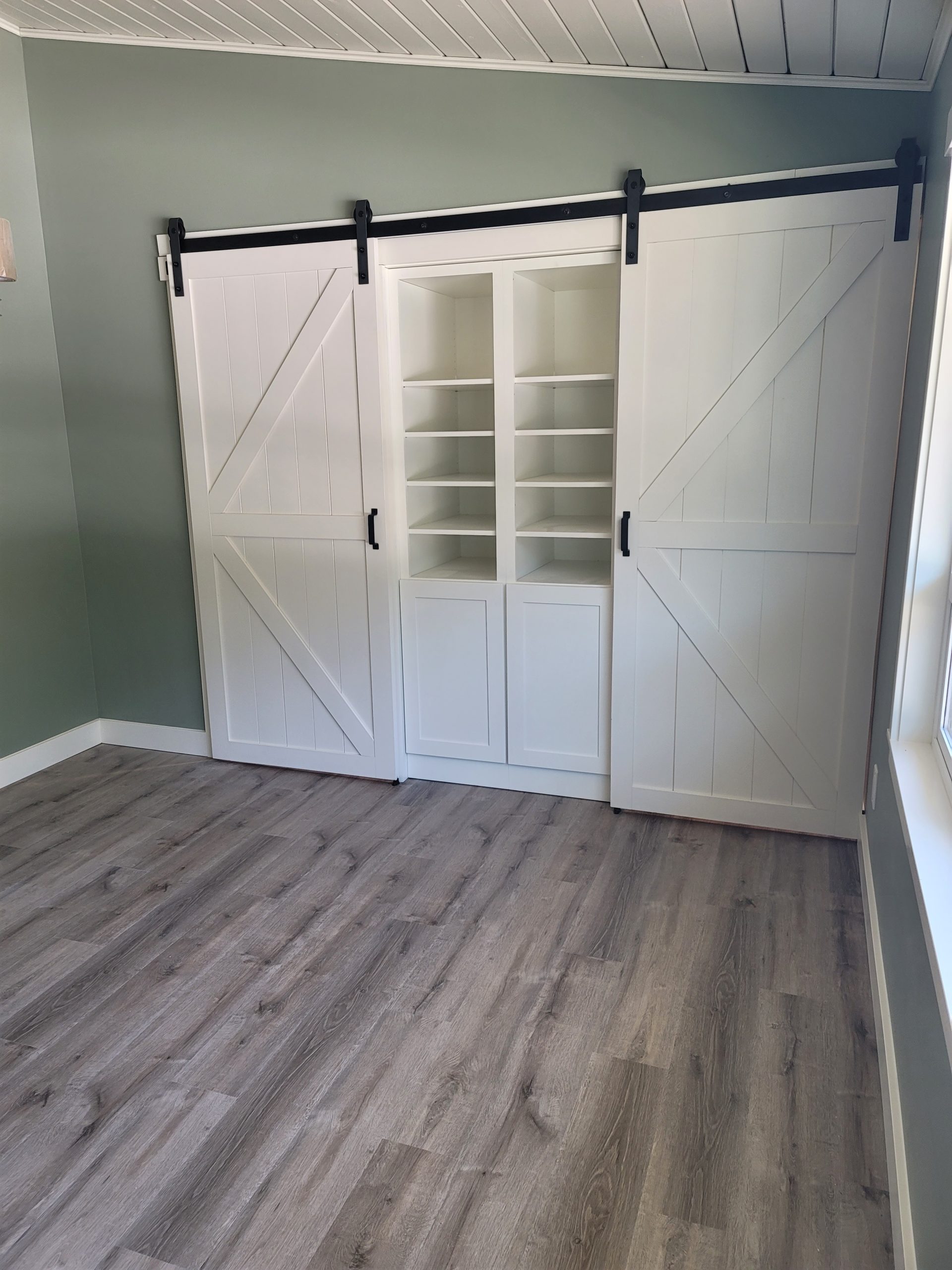 Closets002 Closets002